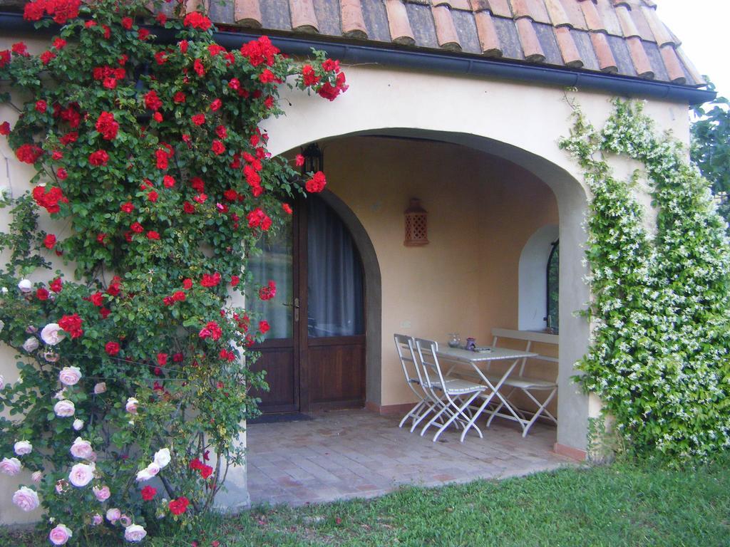 Agriturismo Colle Donatucci Guest House กัสตาลเญโต การ์ดุชชี ห้อง รูปภาพ