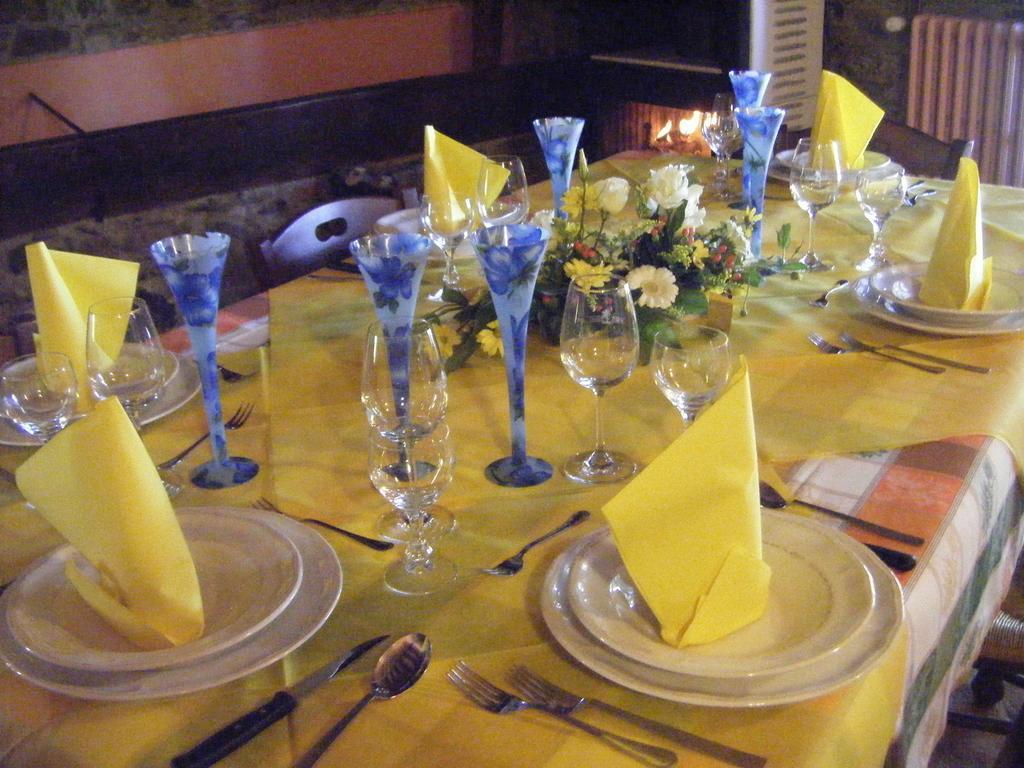 Agriturismo Colle Donatucci Guest House กัสตาลเญโต การ์ดุชชี ภายนอก รูปภาพ